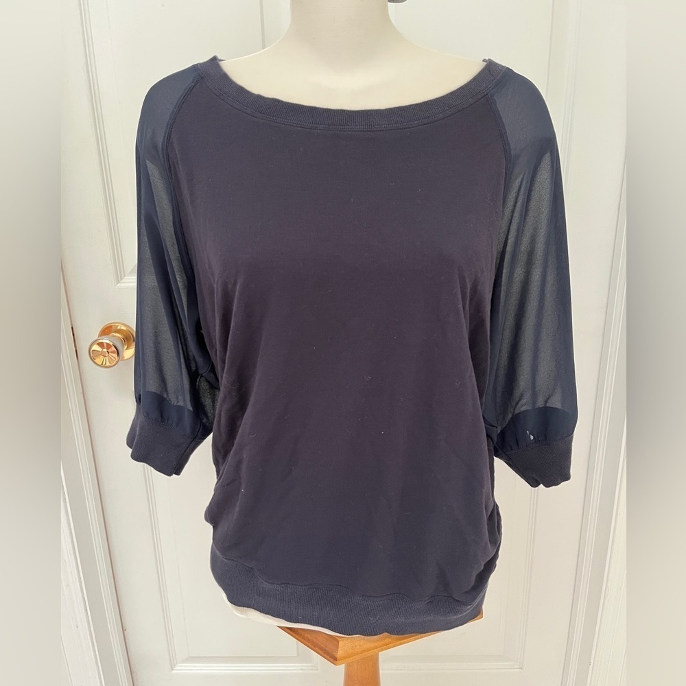 Harve Bernard crew neck ladies top size Large